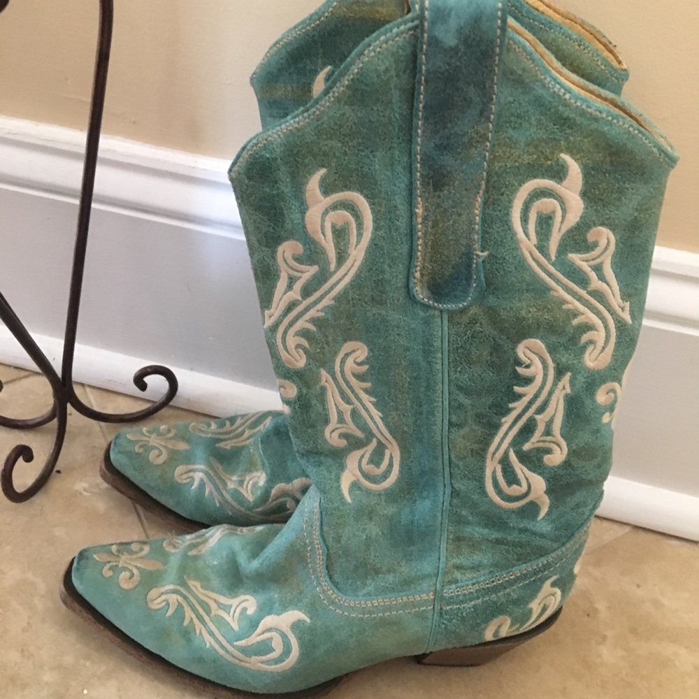 Corral Aqua leather cowgirl boots! Size7, like new